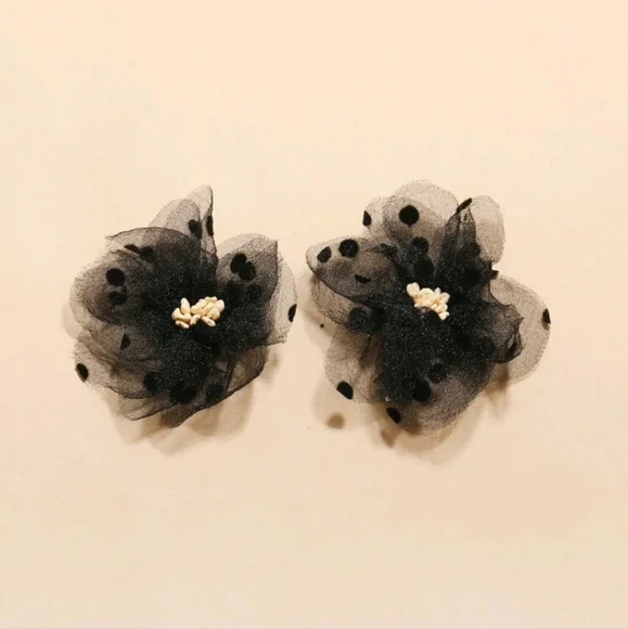🌺 3 for $25 Polka Dot Mesh Flower Earrings - Picture 3 of 4